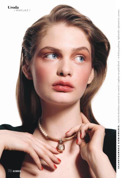 Beauty edytorial for Glamour x Chanel photographed by Ala Wesolowska