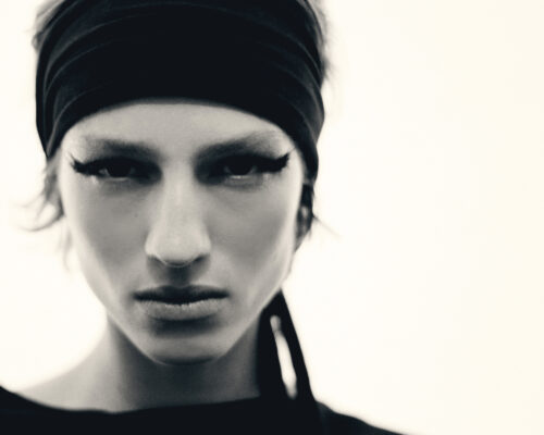 Portrait editorial photographed by Piotr Wlochyn