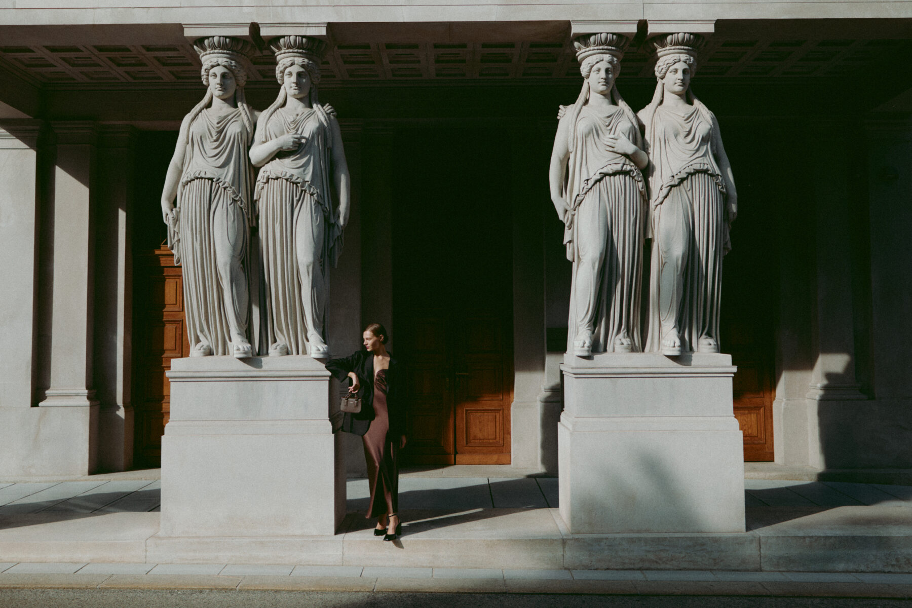 Commercial for Lobos with photography by Paulina Manterys